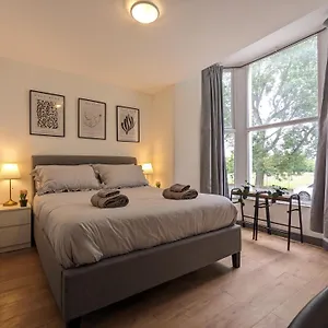 Near Centre Private Bath Free Parking , Liverpool United Kingdom